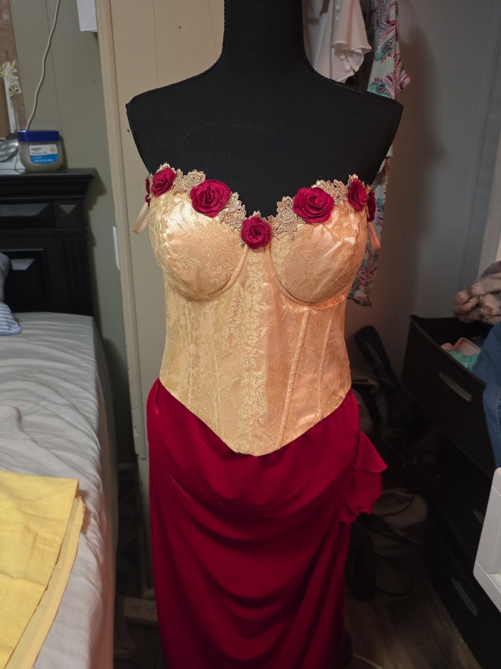 Elegant Gold Lace Corset Prom Dress with Red Skirt